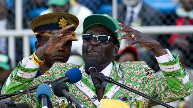 El presidente de Zimbabue, Robert Mugabe, en un mitin, en Harare