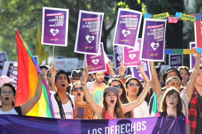 manifestacion-en-favor-del-estado-laico-el-11-de-agosto-en-mexico
