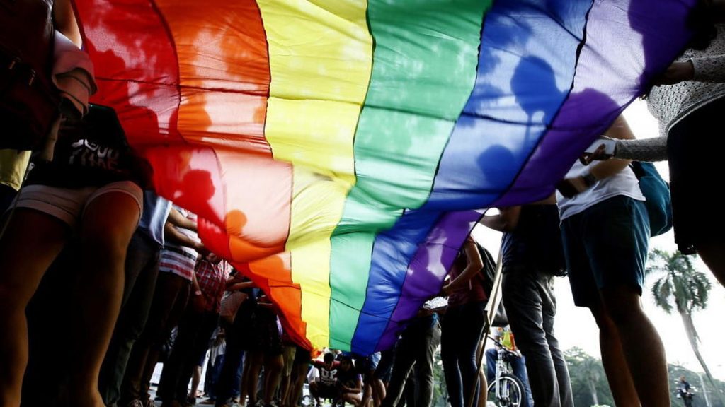 manifestantes-durante-la-marcha-del-orgullo-gay-en-madrid