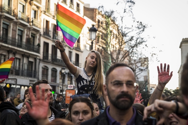 concentracion-contra-la-homofobia-en-el-centro-de-madrid