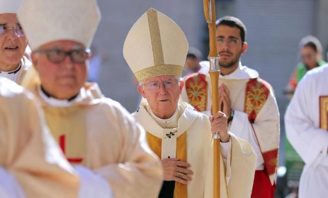 el-arzobispo-de-valencia-el-cardenal-antonio-canizares-mao