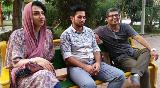De izquierda a derecha, Fatemeh; su esposo, Parham, y Amir, en Teherán