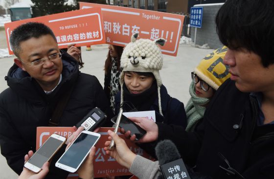 La mujer que ha llevado el caso de la discriminación homosexual a los tribunales en China