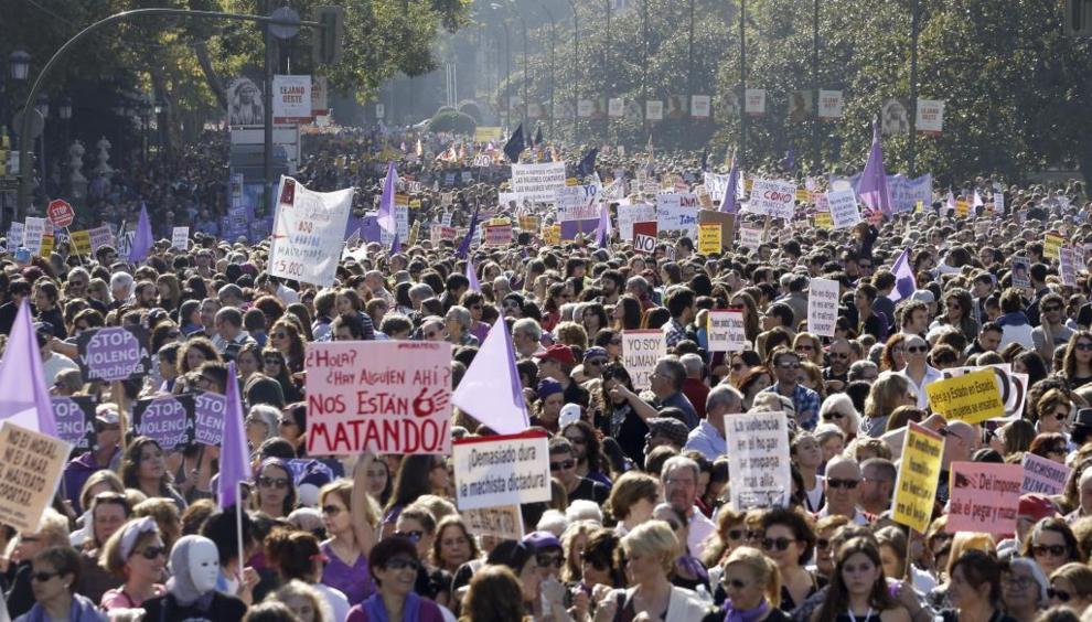 Miles de manifestantes ocupan las calles del dentro de Madrid