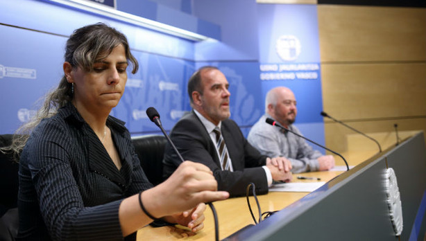 Sarai Montes, José Luis Madrazo y Ares Piñeiro, durante la rueda de prensa de ayer en Bilbao