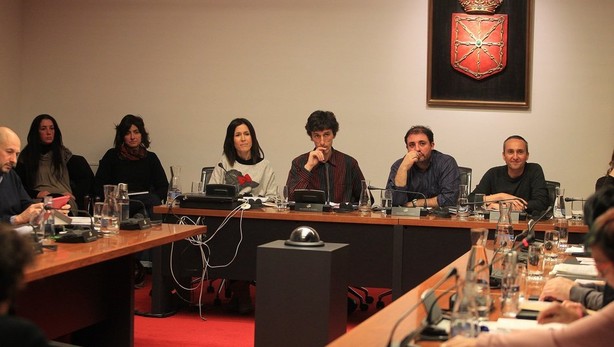 La Asociación de Familias de Menores Transexuales Chrysallis Euskal Herria, en su visita al Parlamento foral