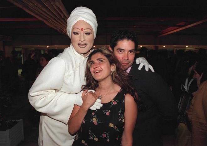 Shangay Lily, Lucía Etxebarría y Boris Izaguirre durante una fiesta del año 1999