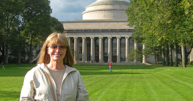 La investigadora en el MIT, el centro en el que enseñó a diseñar chips fácilmente (2008)