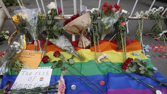 Homenaje a las víctimas de la masacre de Orlando.