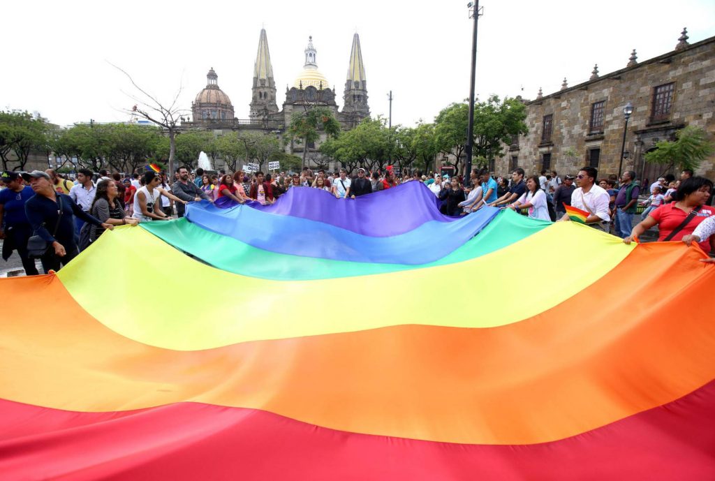 Día del Orgullo Gay 2016 Participantes de la Marcha por el Orgullo Gay en la ciudad mexicana de Guadalajara. ULISES RUIZ BASURTO (EFE)