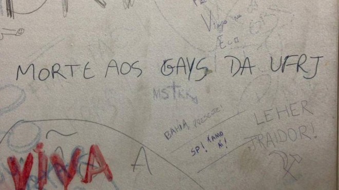 Pintada homófoba en un muro de Brasil